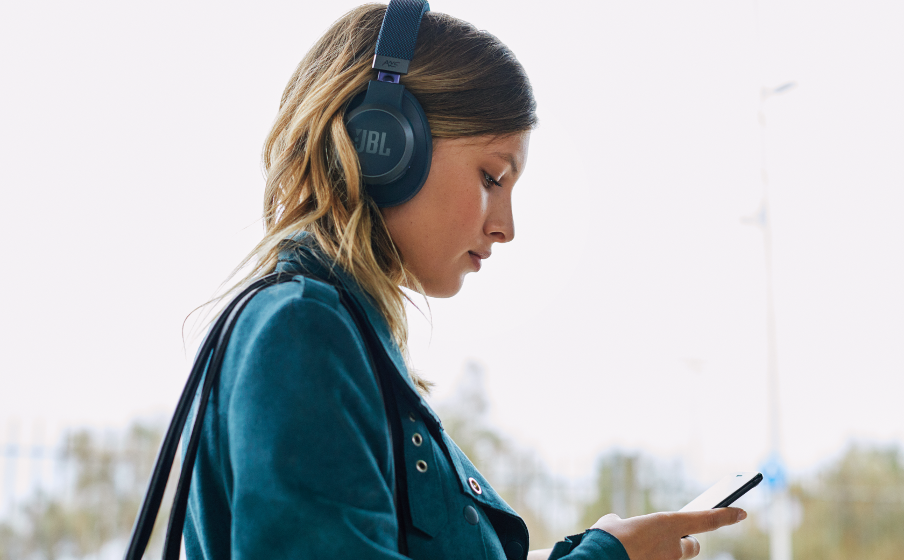 JBL LIVE 650BTNC Over Ear Headphones