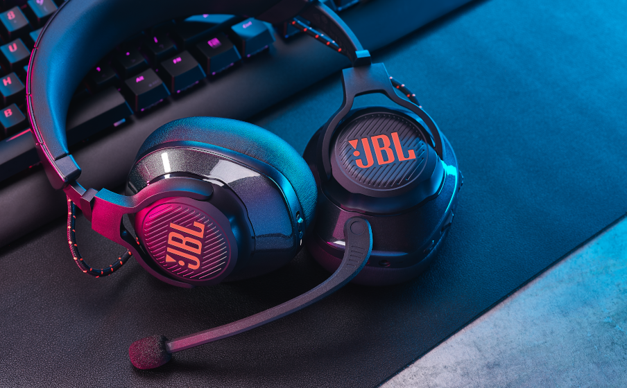 JBL Quantum 610 Wireless Be at the center of the game with JBL QuantumSOUND Signature - Image