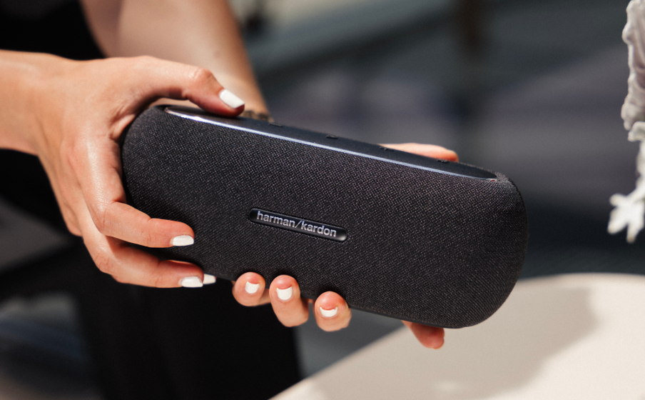 Harman kardon square sales speaker