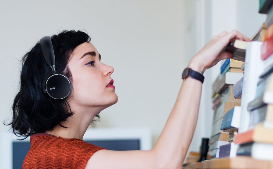 Akg wireless deals headphones price