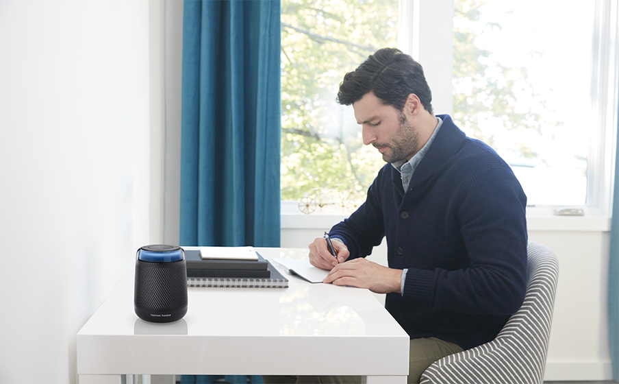 Harman Kardon Allure Portable Up to 10 hours of playtime - Image