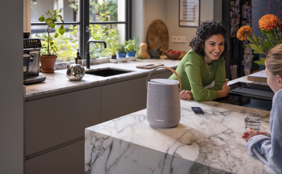 Harman Kardon Citation 200 Stream wirelessly using Wi-Fi or Bluetooth - Image