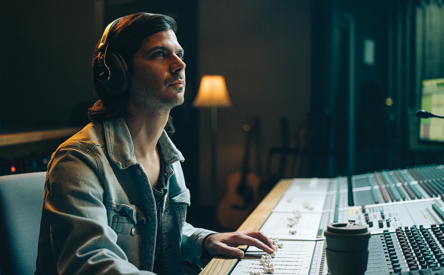 Amazon.com: AKG Pro Audio K371BT Bluetooth Over-Ear, Closed