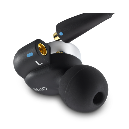 N40 High resolution in ear headphones with customizable sound