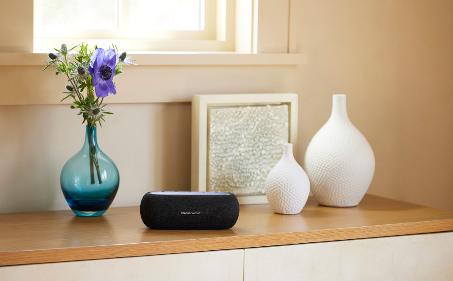 Harman Kardon Luna | Elegant portable Bluetooth speaker with 12 hours of  playtime