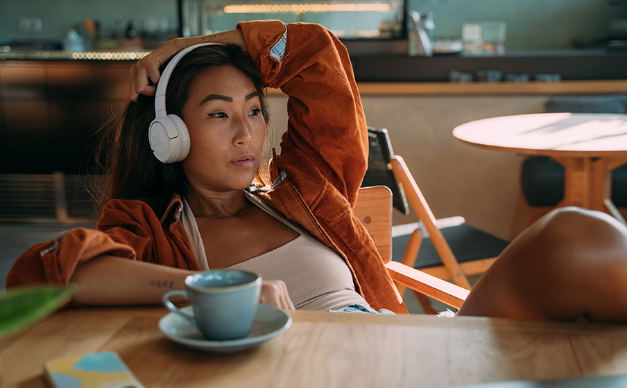 JBL TUNE 520BT 4個セット　白　黒×2 紺　新品未開封 Amazon.com: JBL JBLT520BTBLKAM-Z Tune 520BT Wireless on-ear