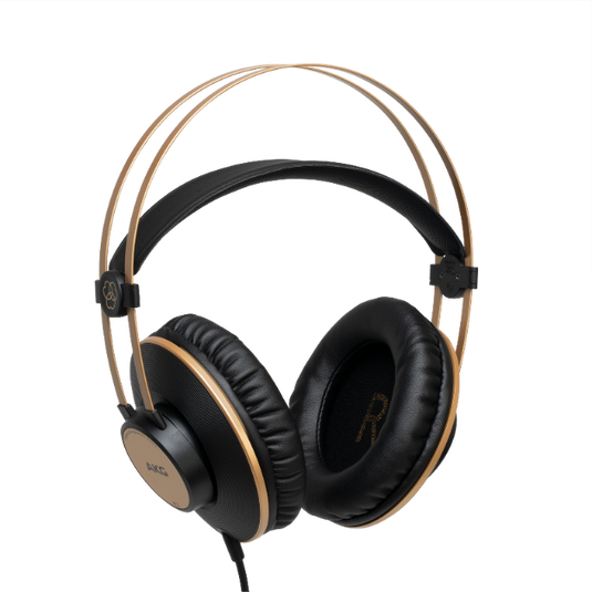 K92  Closed-back headphones