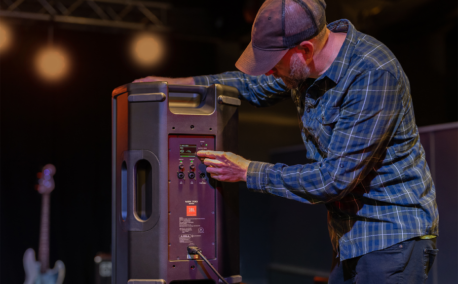 JBL EON715 Built-in 3-channel digital mixer - Image