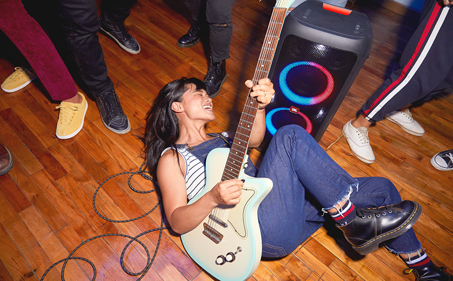 JBL PartyBox 300 | Battery-powered portable Bluetooth party JBL PartyBox 300 | Battery-powered portable Bluetooth party