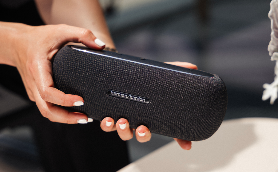 Harman Kardon Luna | Elegant portable Bluetooth speaker with 12 hours of  playtime