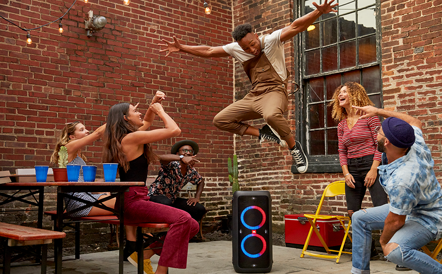 JBL PartyBox 300 | Battery-powered portable Bluetooth party JBL PartyBox 300 | Battery-powered portable Bluetooth party